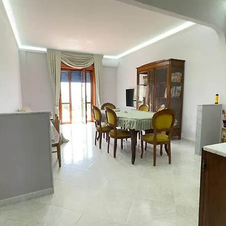 4 Beds - 2 Bedrooms Near The Station Rome