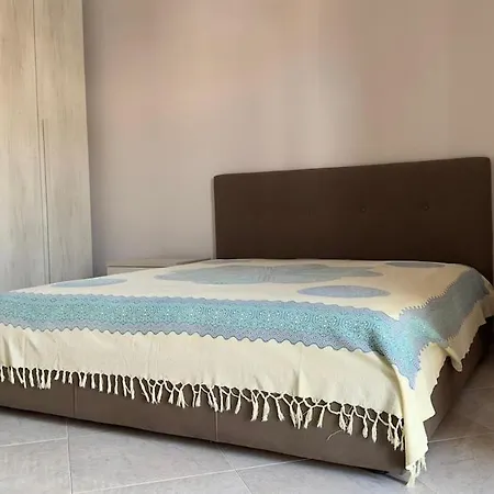 4 Beds - 2 Bedrooms Near The Station Rome