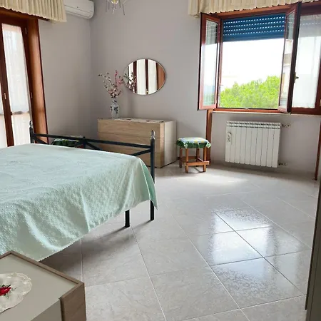 4 Beds - 2 Bedrooms Near The Station *